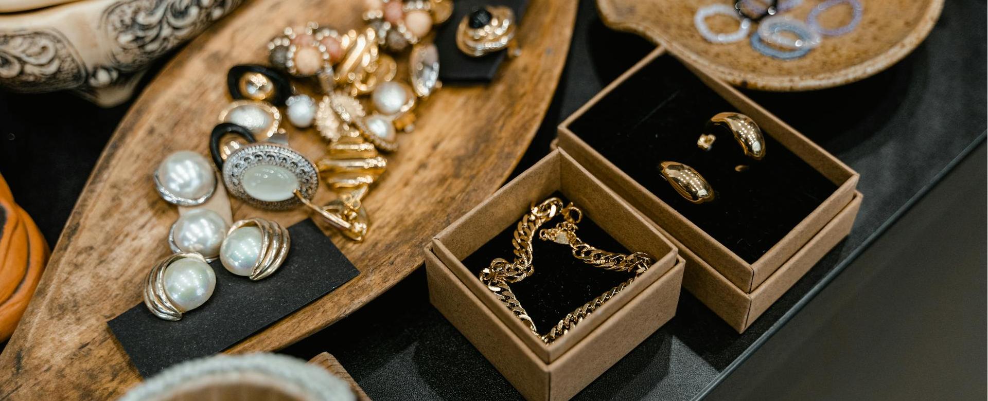 Fashion Accessories Store -Fashion Accessories Store pexels mart production 7679657